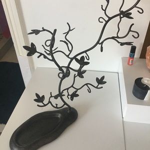 Metal jewelry tree